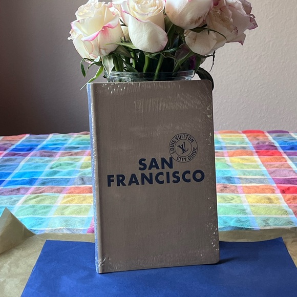 🌉 LOUIS VUITTON CITY GUIDE SAN FRANCISCO BOOK 🌉 NWT 🌉 - Picture 3 of 16